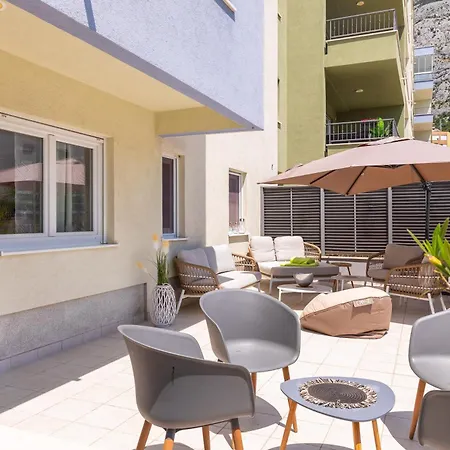 Apartmán Lore With Private Garage *